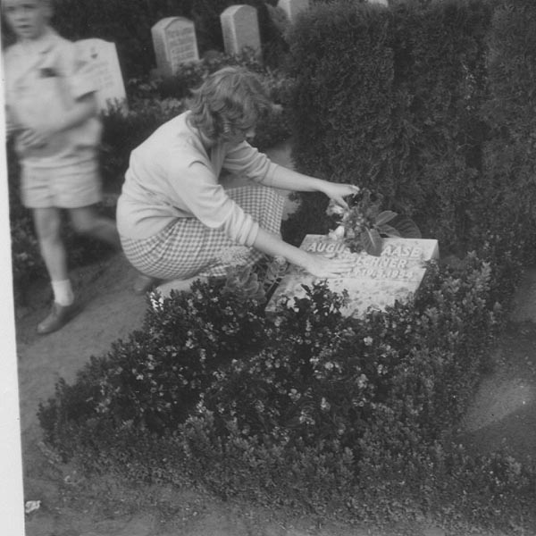 Margarete Christ nee Völchner and Auguste Haase grave 