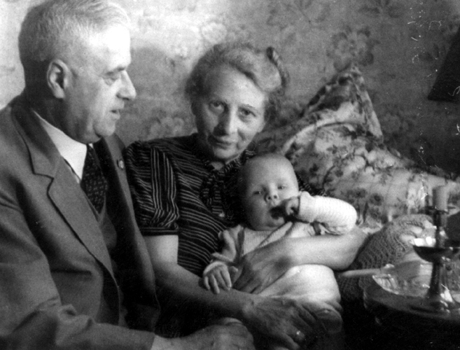 Erwin Haase and Auguste Haase with grandchild