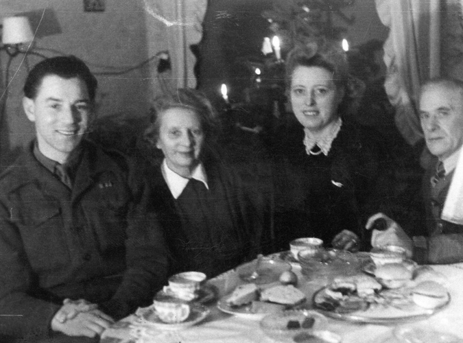 Margarete Baingo Christ who looks so like her daughter Uschi Baingo